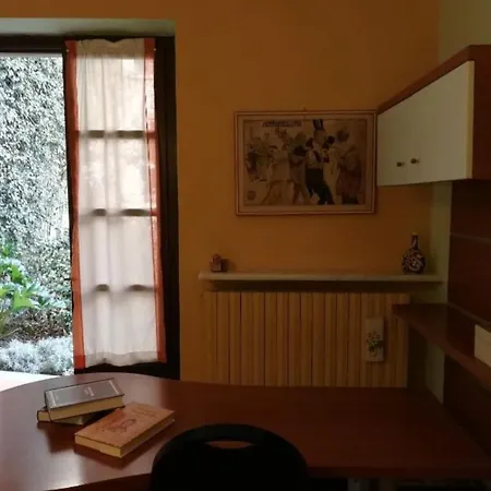 Relax Santa Chiara ホームステイ ブラ